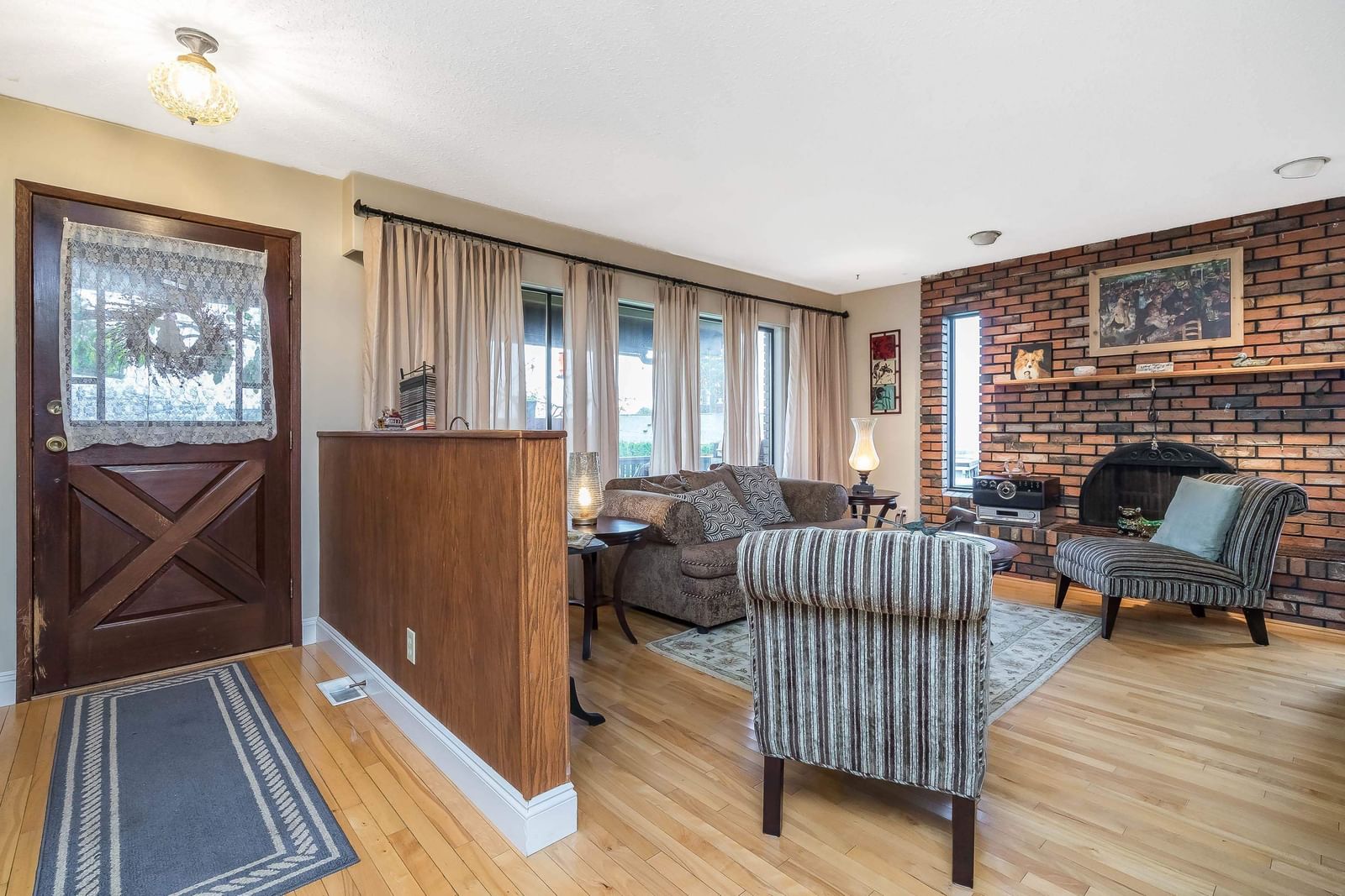 Listing Image 11