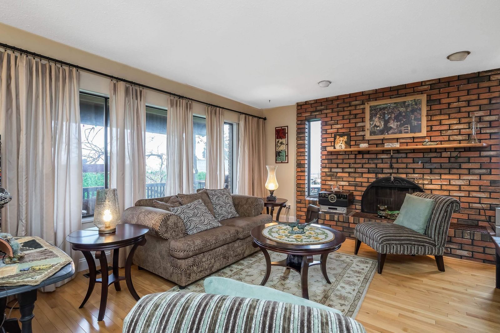 Listing Image 12