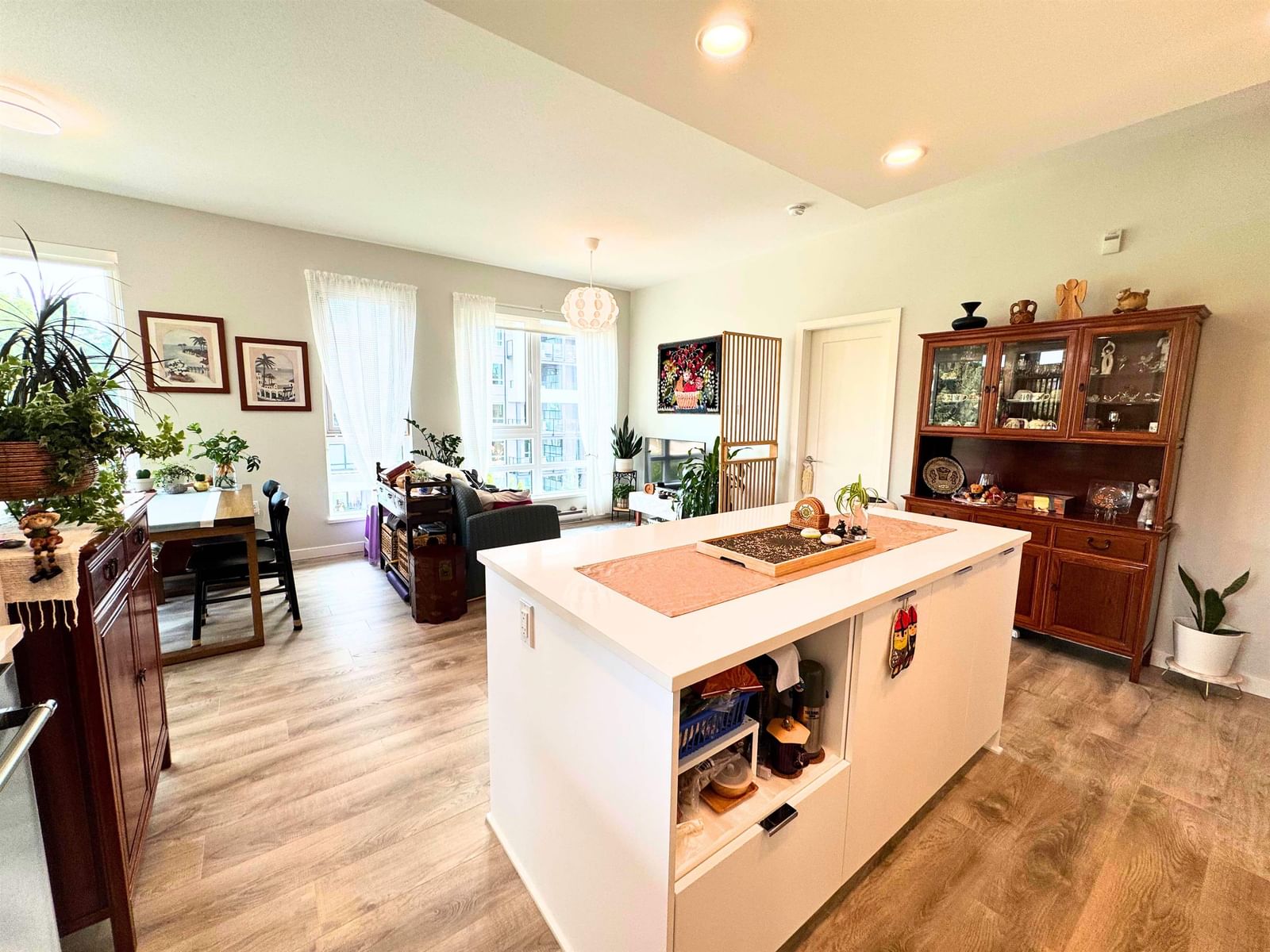Listing Image 15