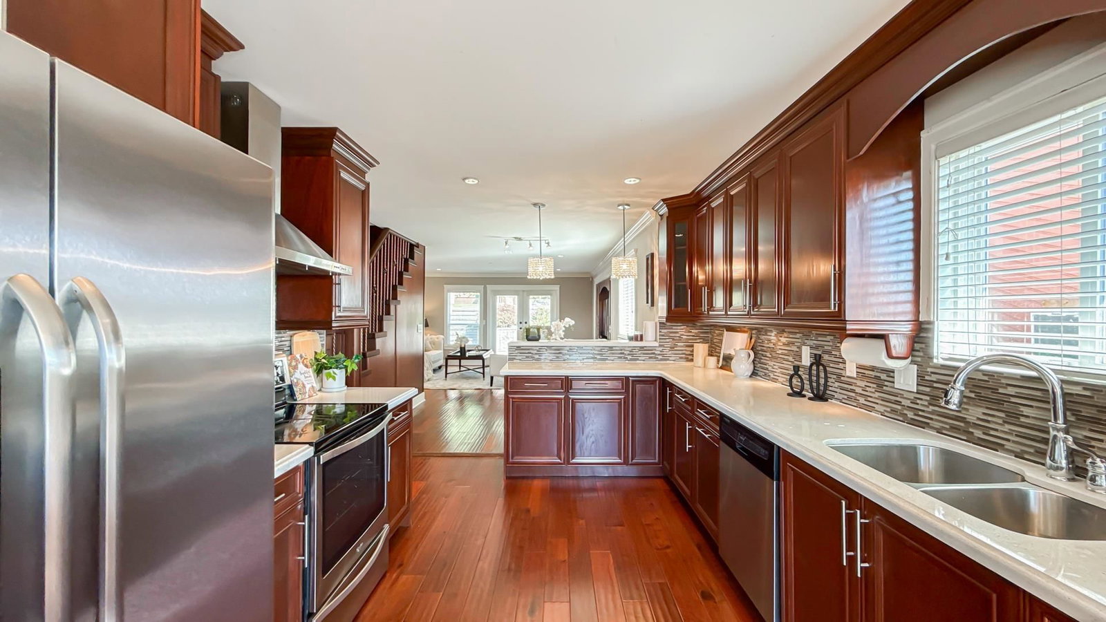 Listing Image 18