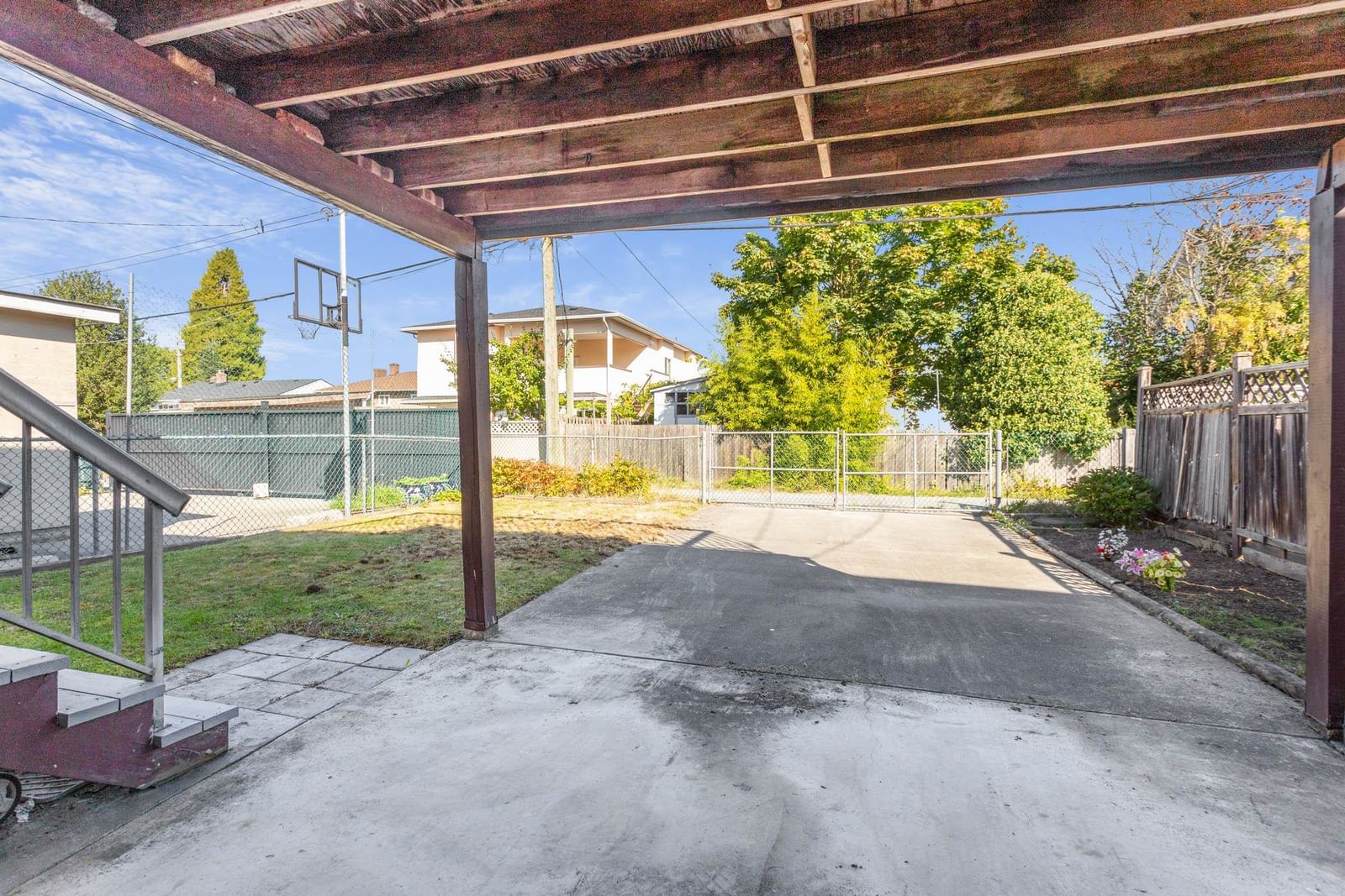 Listing Image 6