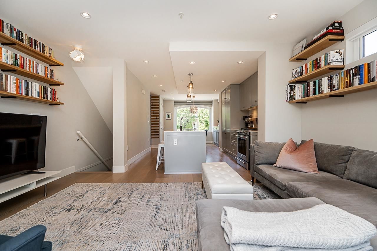 Listing Image 10