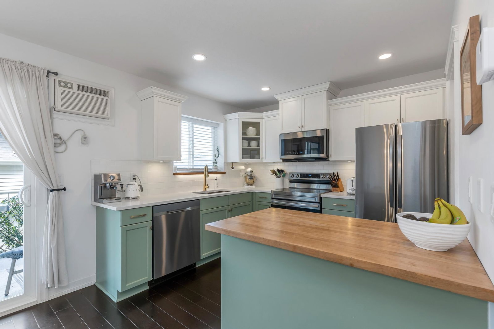 Listing Image 19