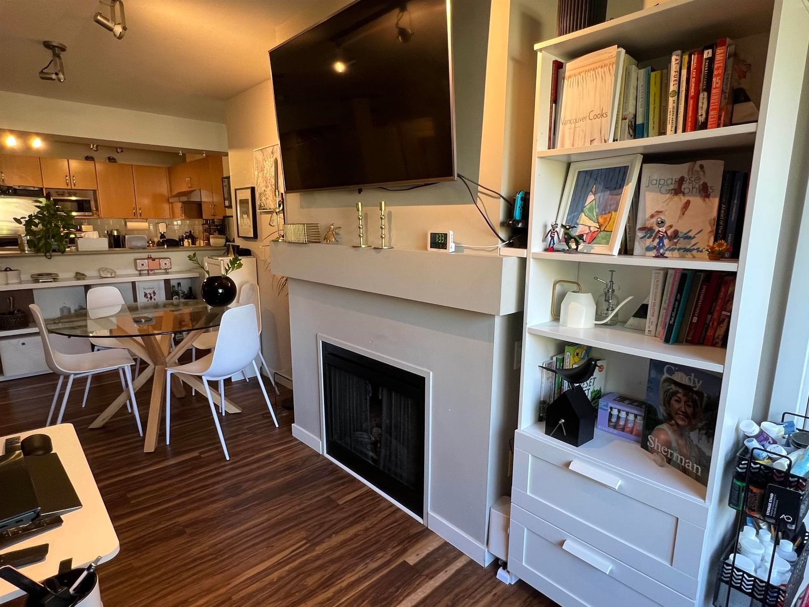 Listing Image 9