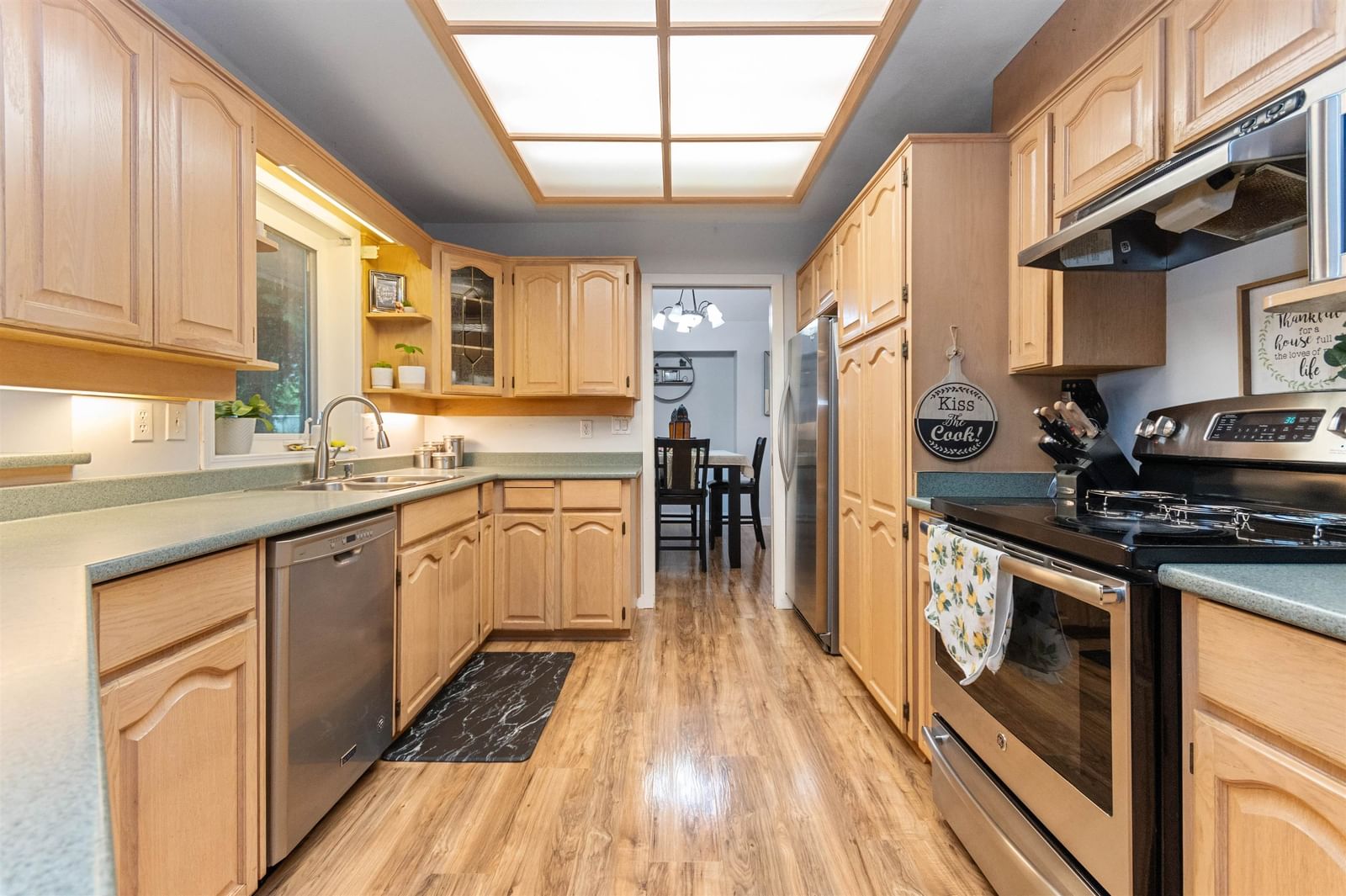 Listing Image 19