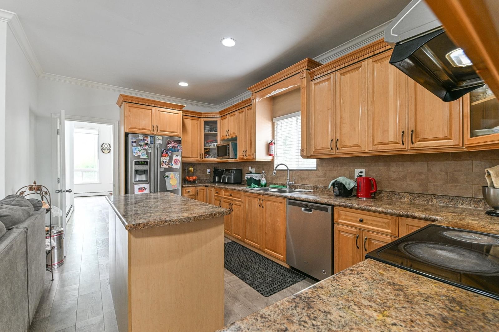 Listing Image 8