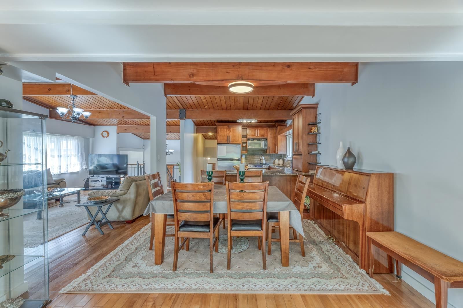 Listing Image 9