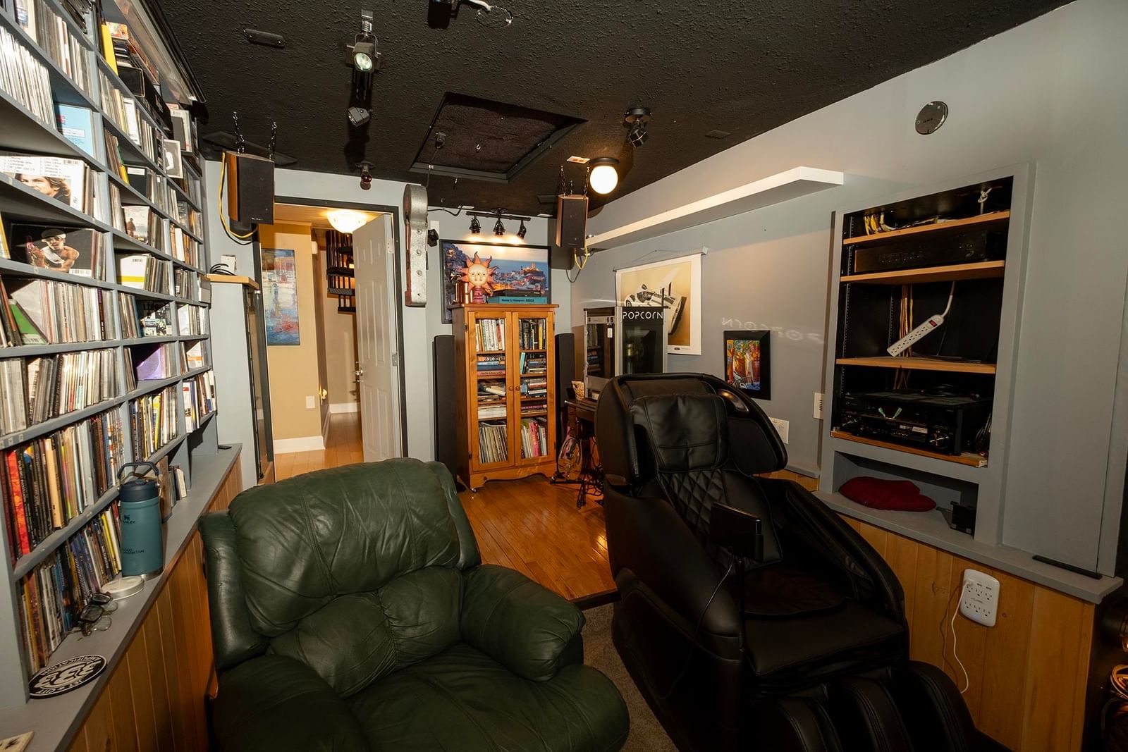 Listing Image 28