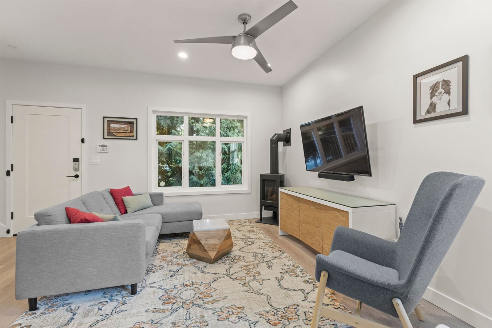 Listing Image 13