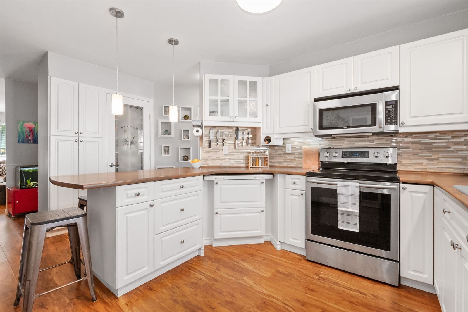 Listing Image 11