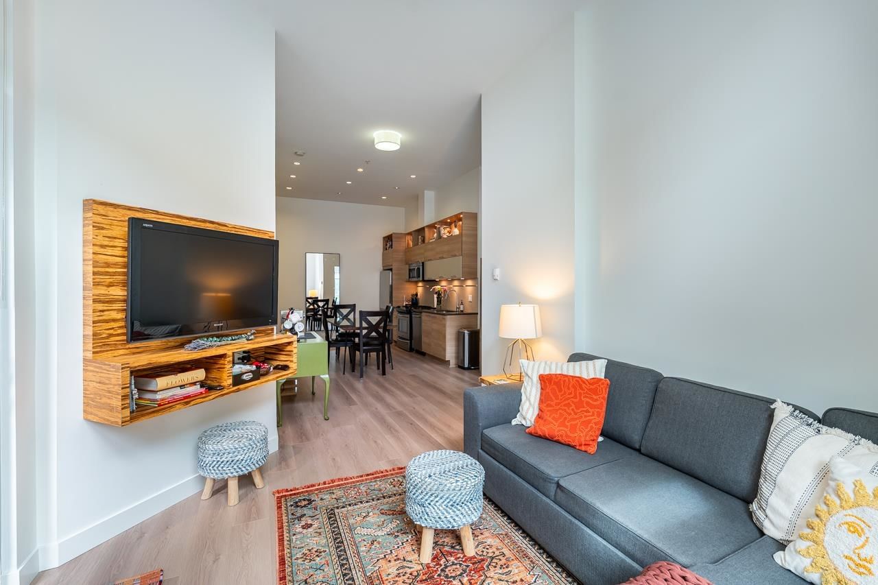 Listing Image 6