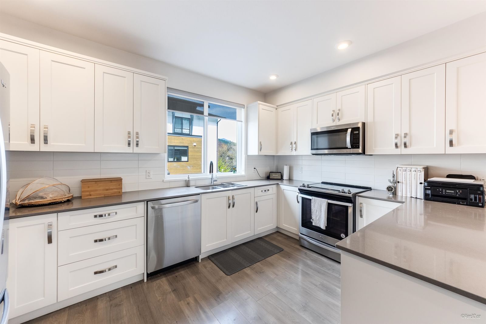 Listing Image 13