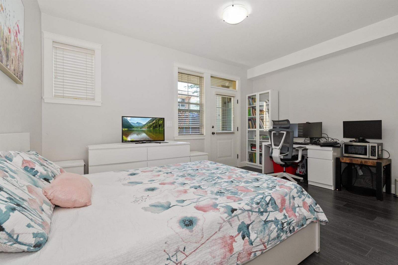 Listing Image 20