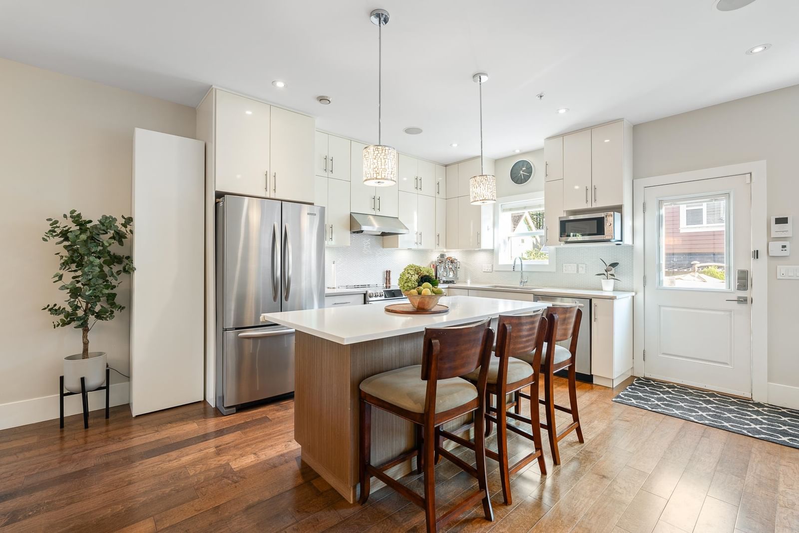 Listing Image 10