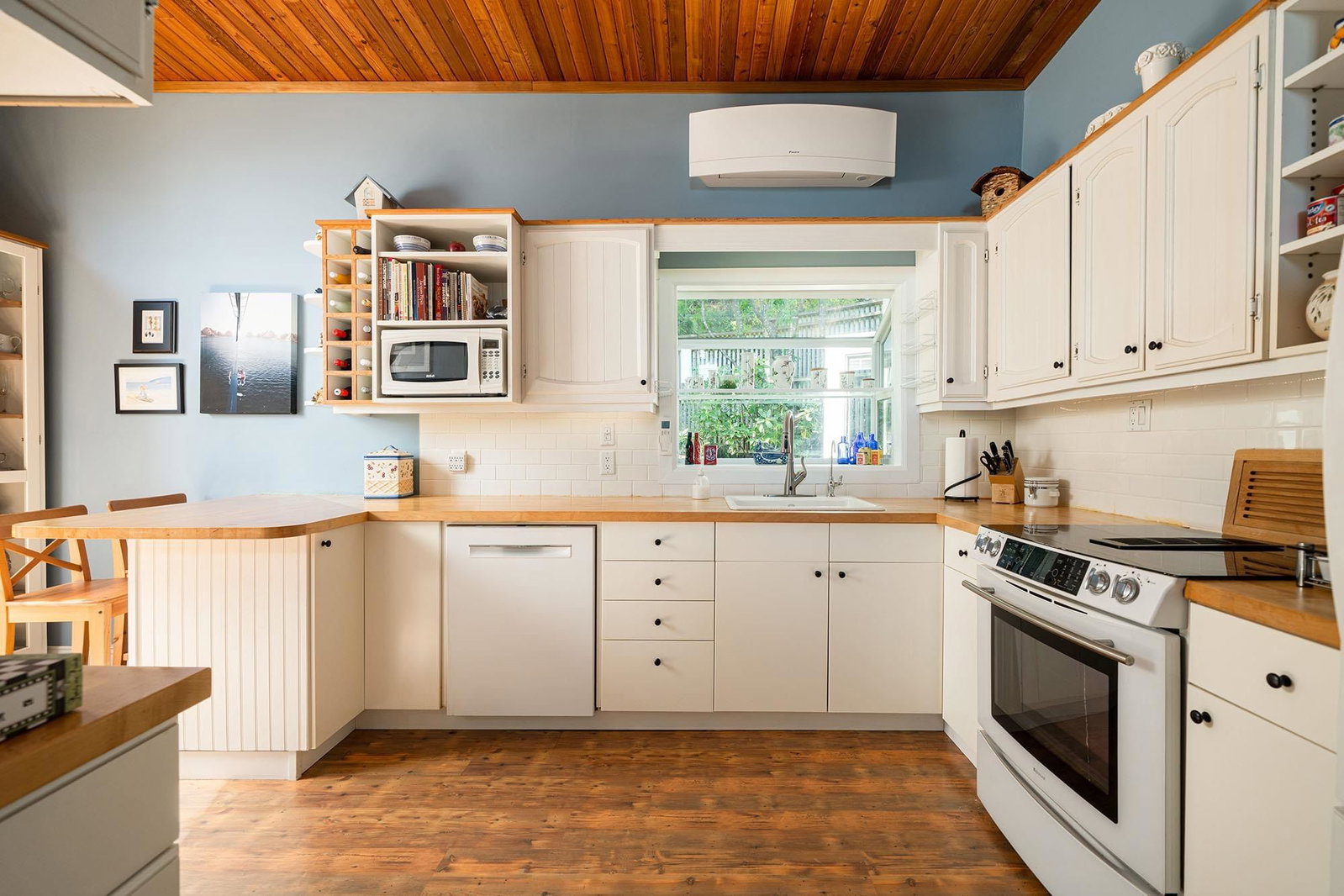 Listing Image 10