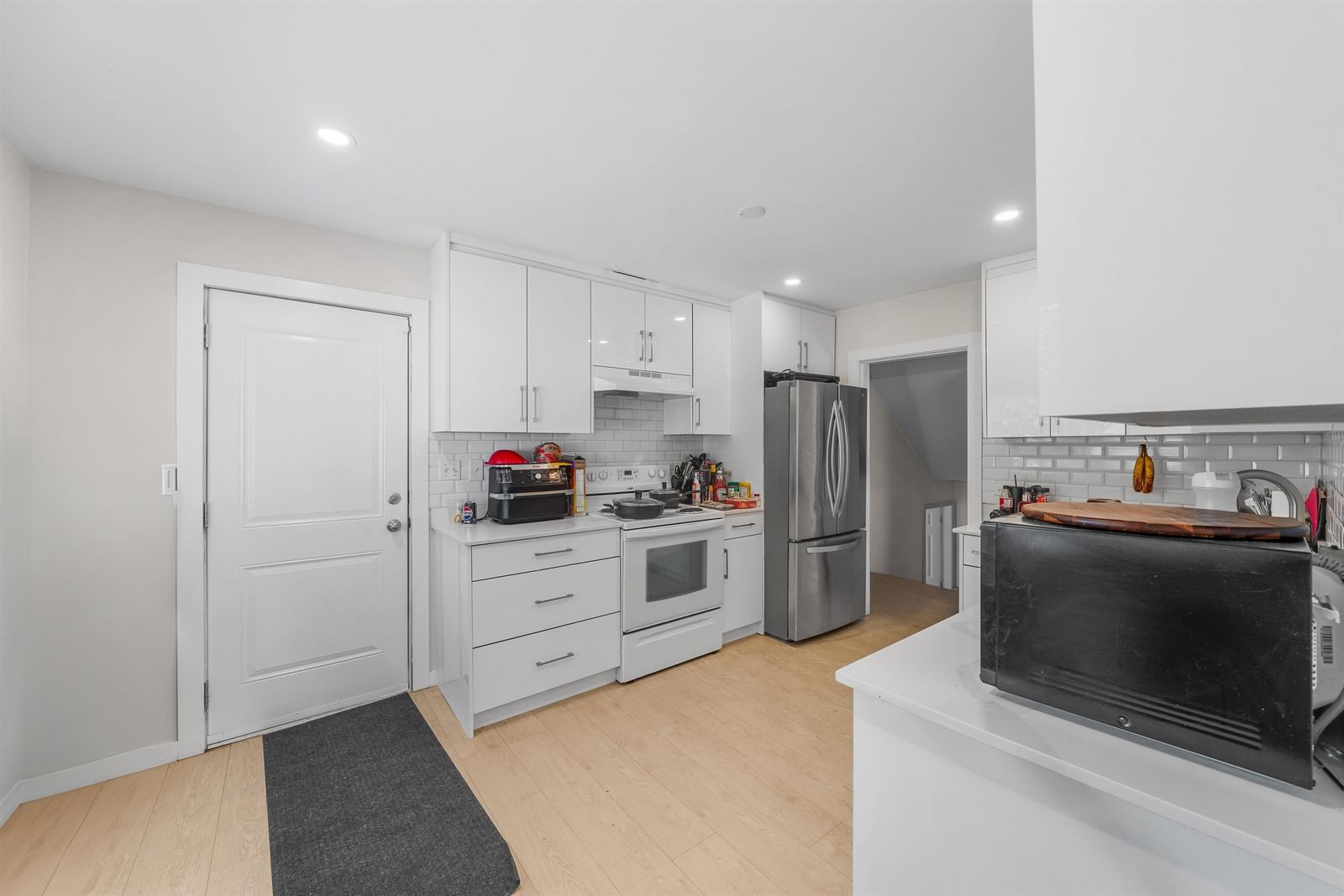 Listing Image 8