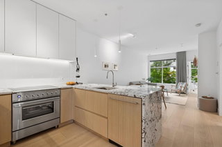 302 - 1388 Nelson Street