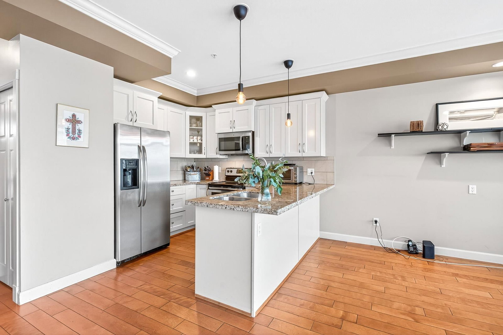 Listing Image 10