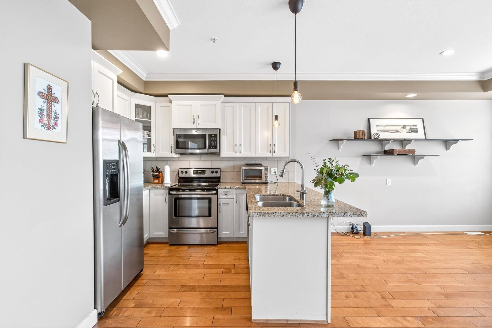 Listing Image 11