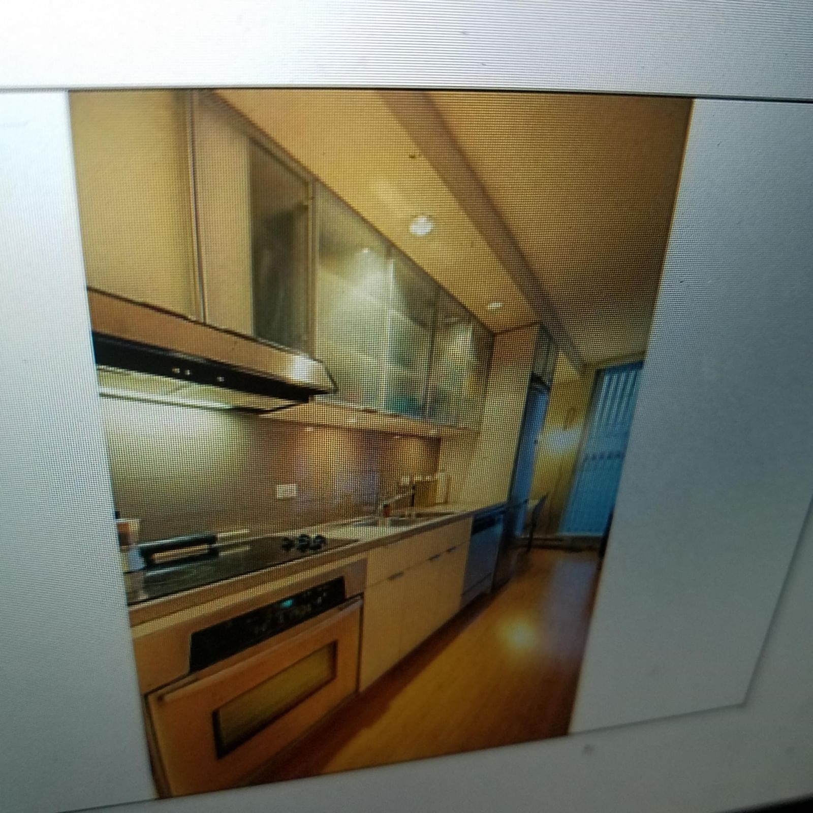 Listing Image 5