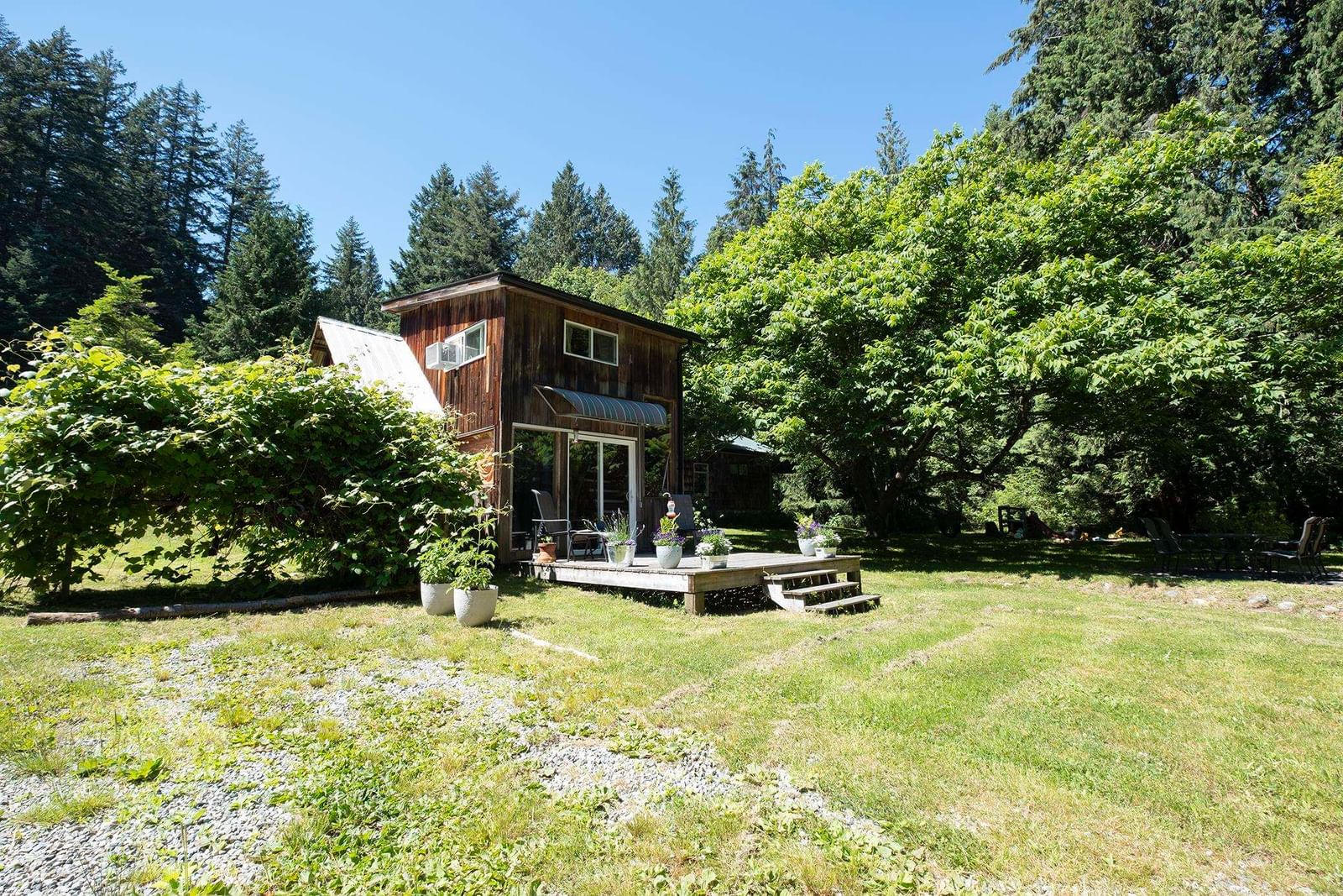 Listing Image 4
