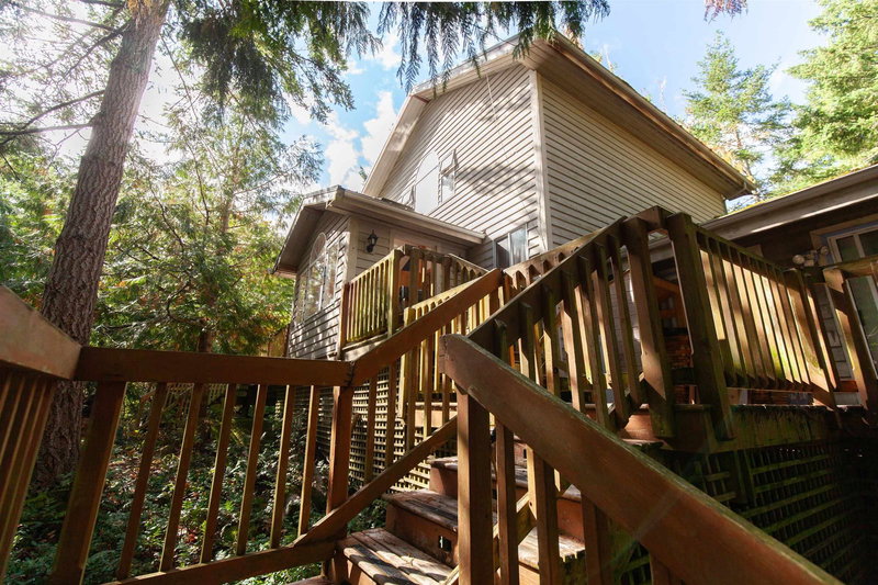 567 Dinner Bay Road, Mayne Island, V0N 2J2 | Image 2