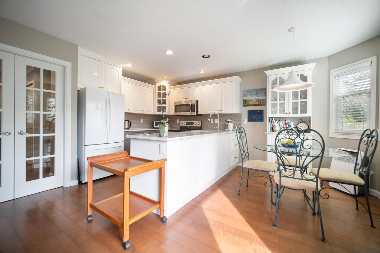 Listing Image 12