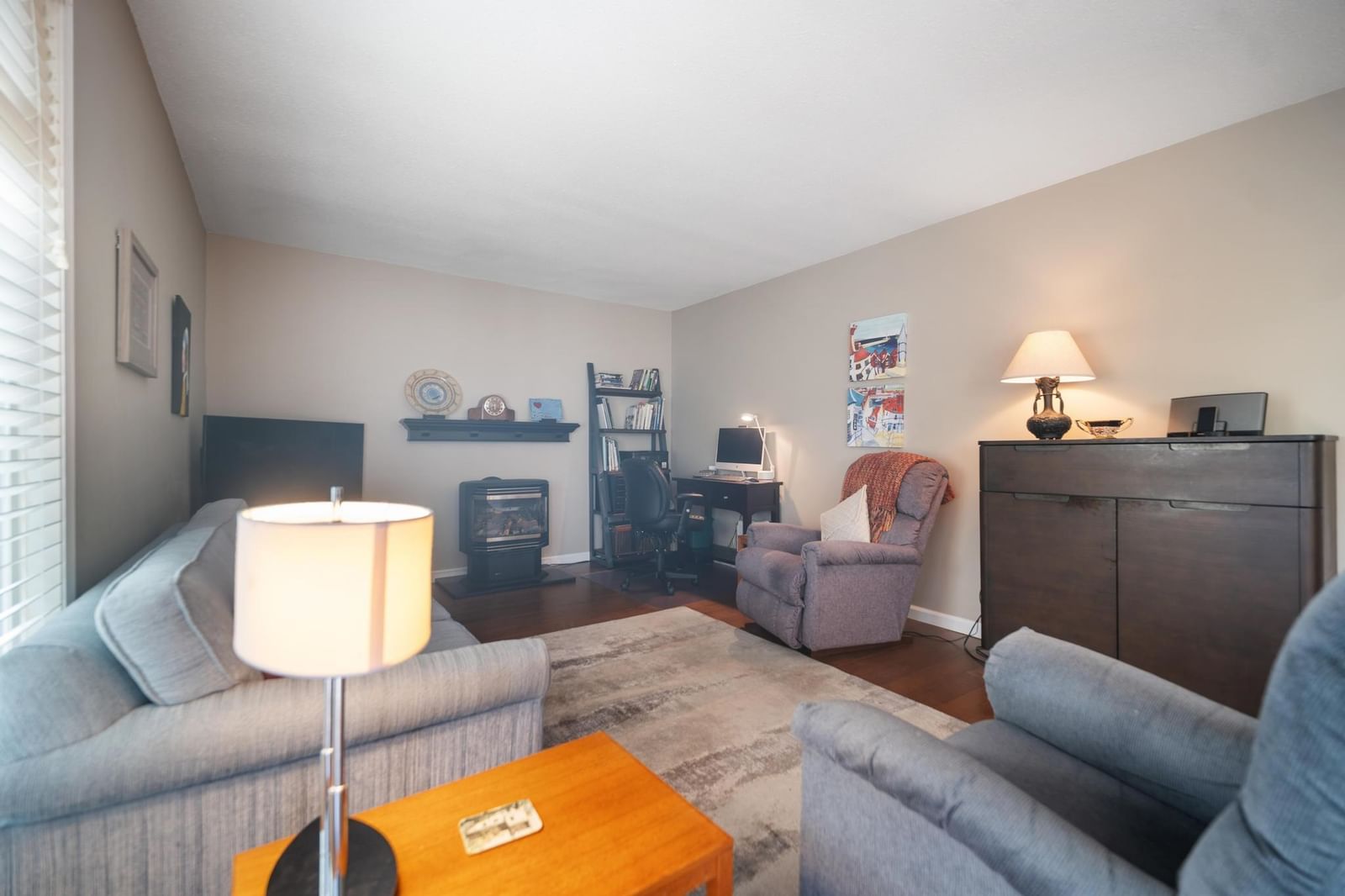 Listing Image 18