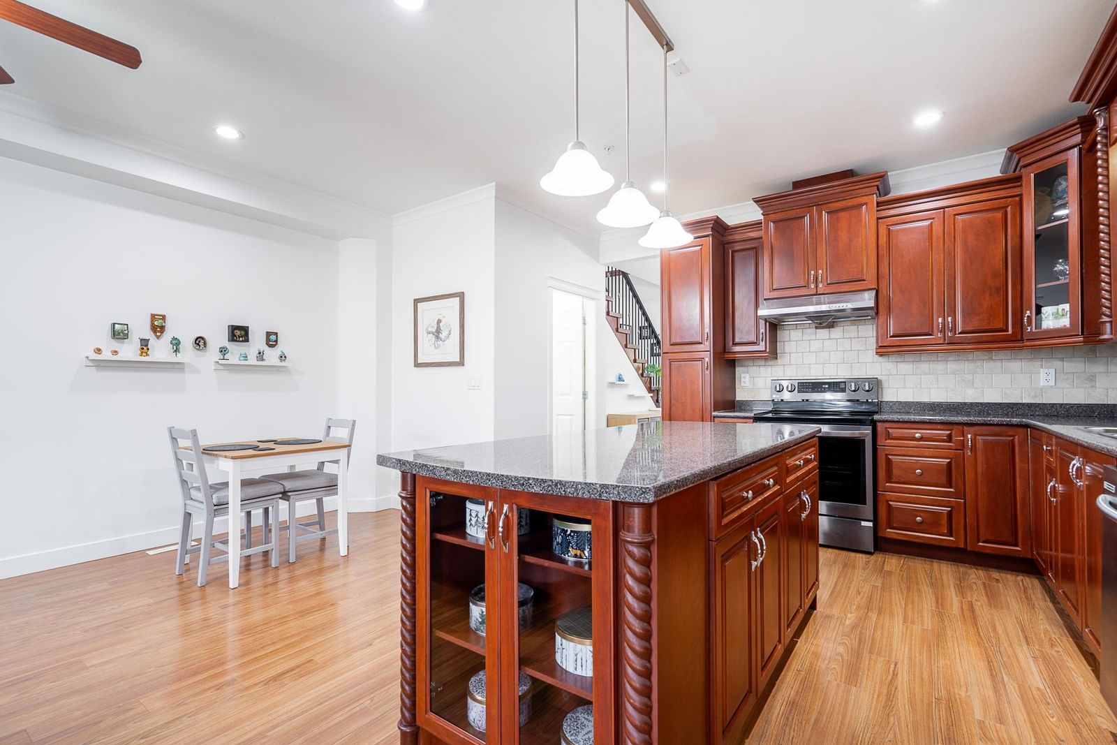 Listing Image 13