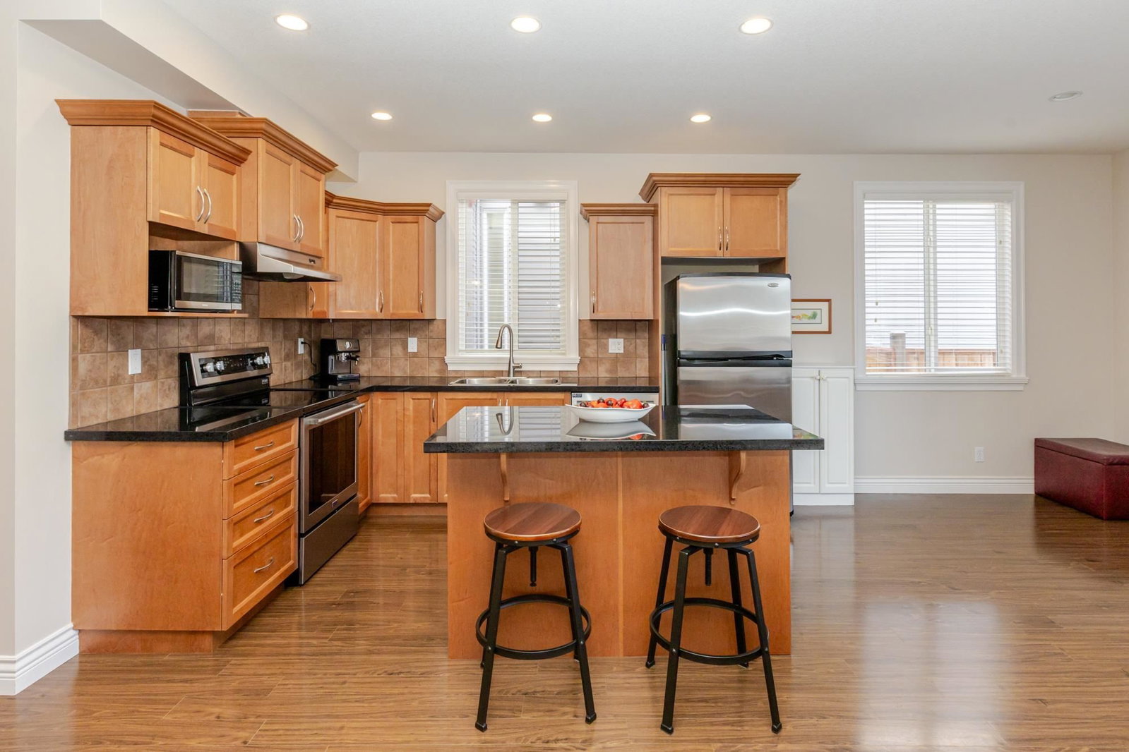 Listing Image 9