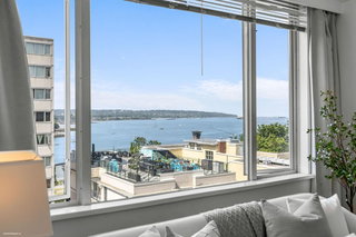 702 - 1436 Harwood Street