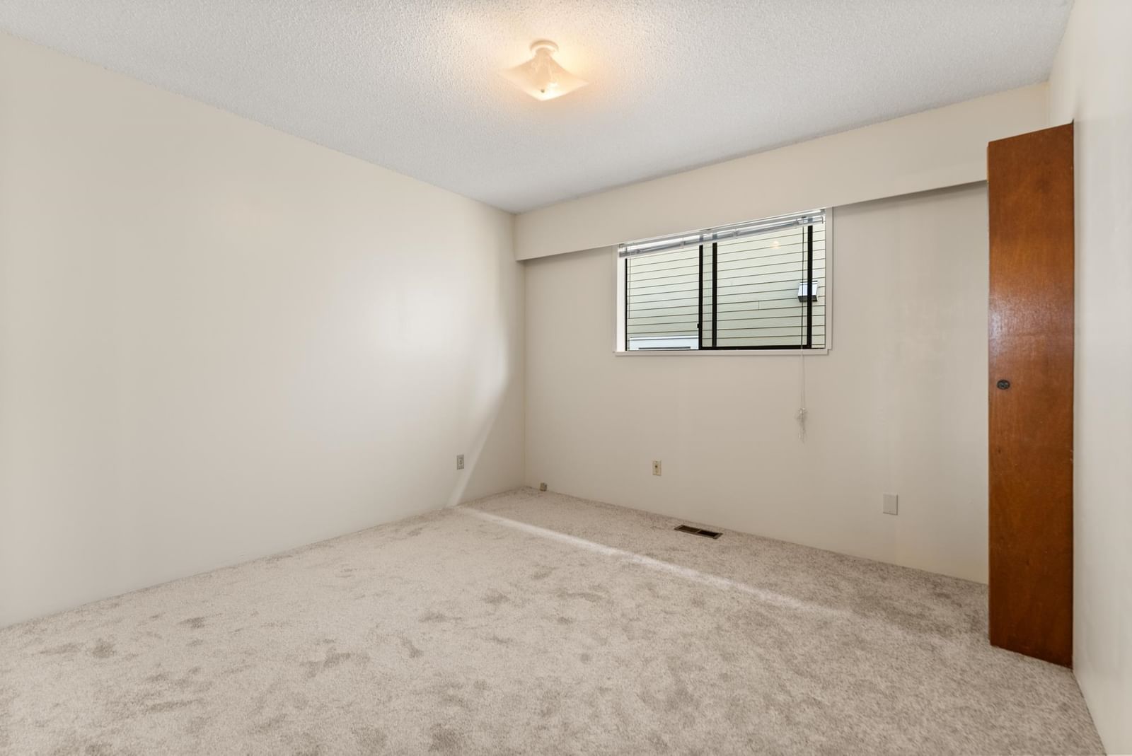 Listing Image 30