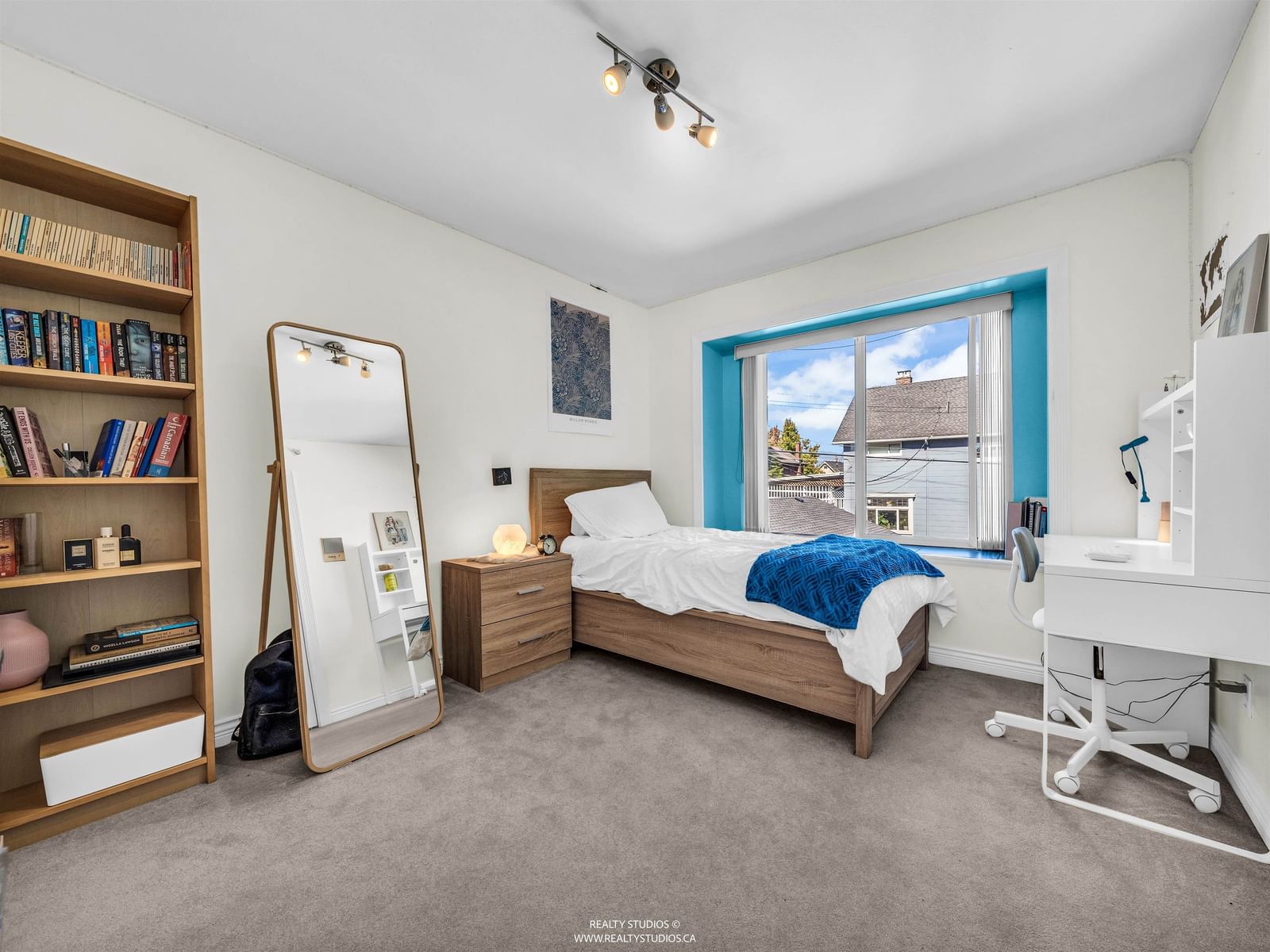 Listing Image 22