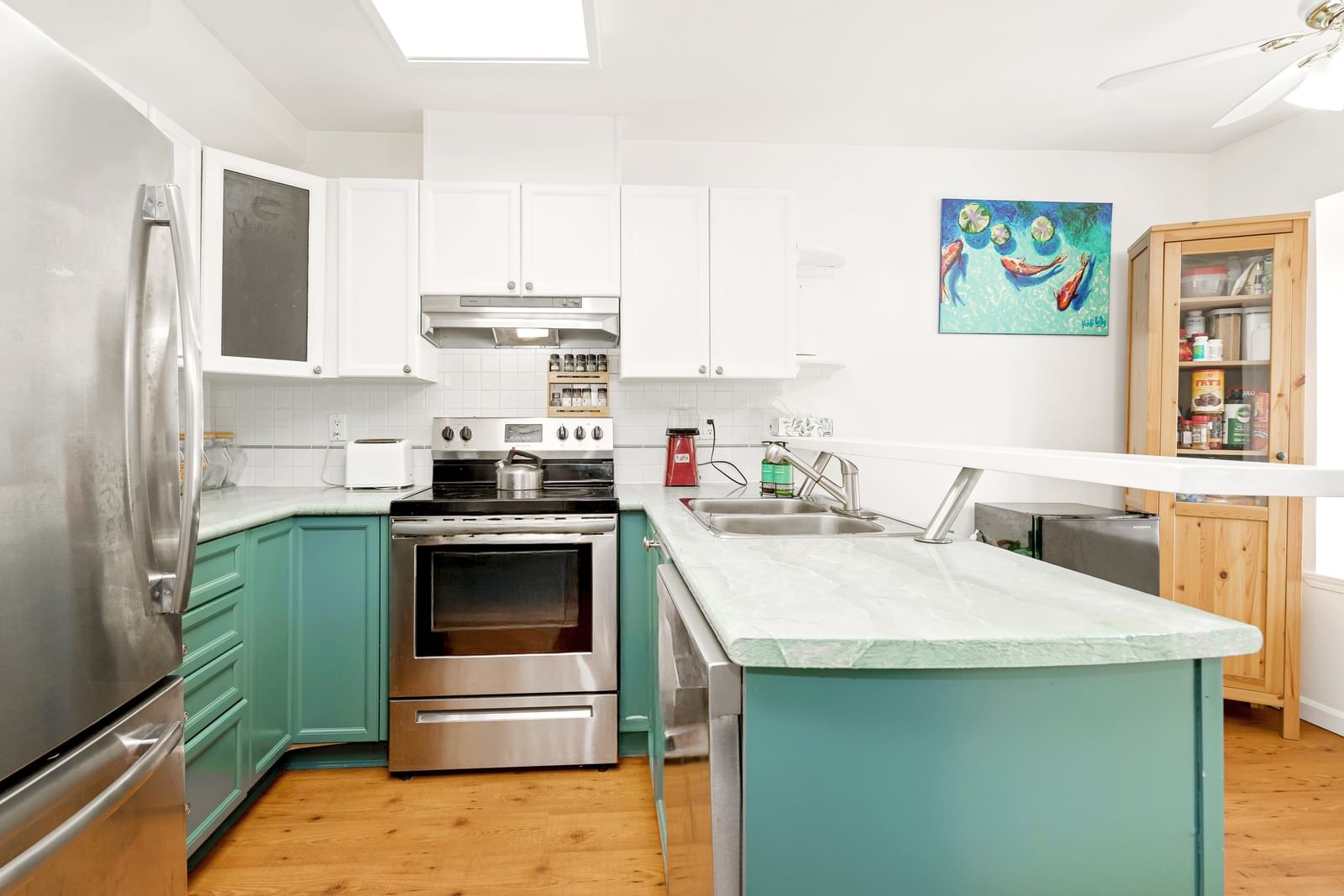 Listing Image 6