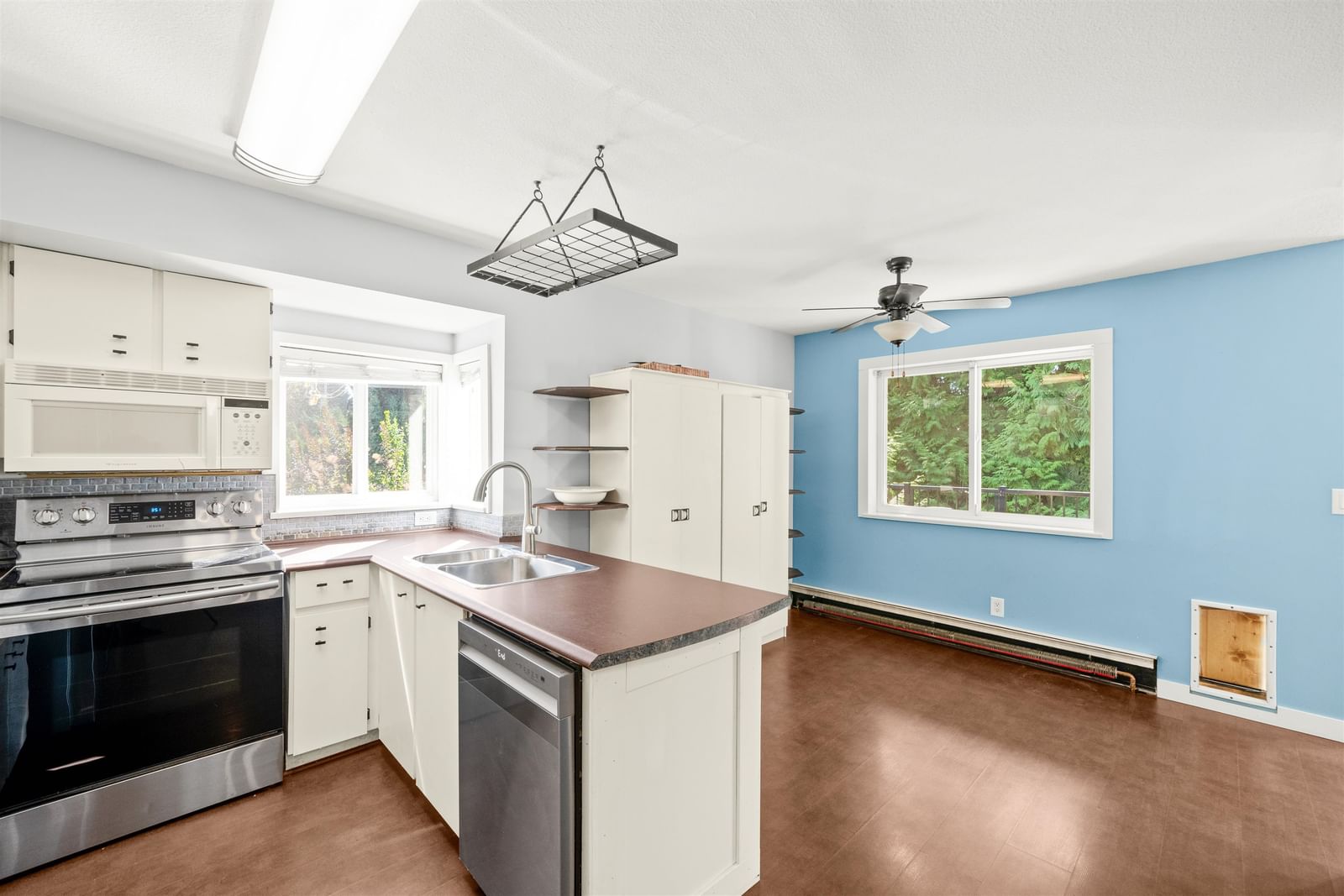 Listing Image 9