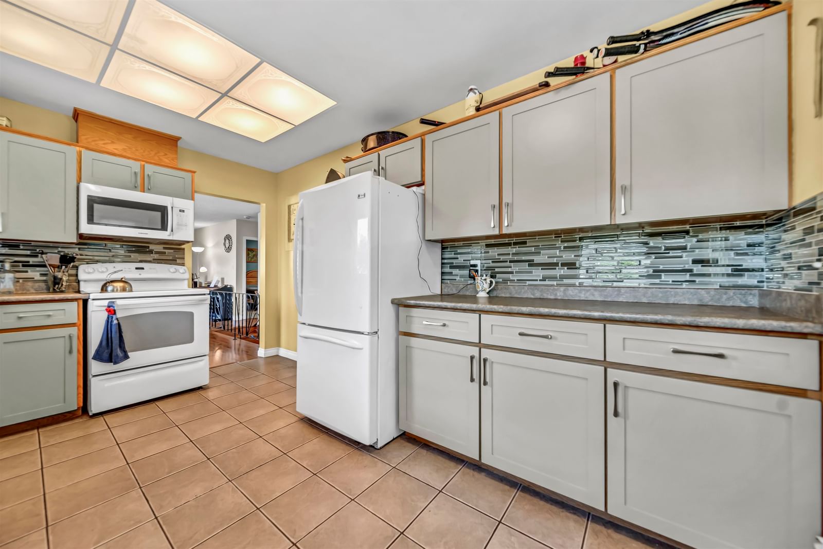 Listing Image 8