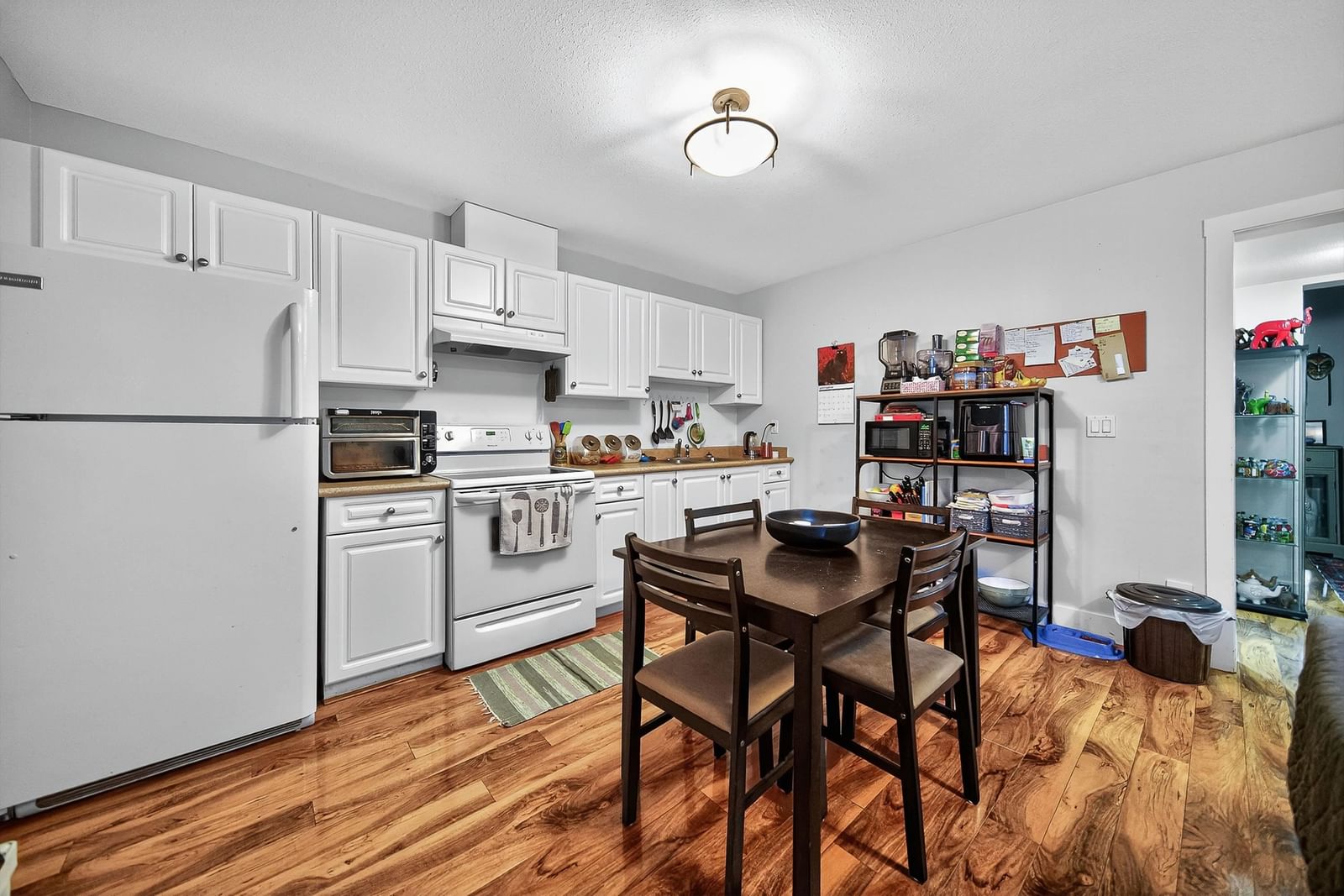 Listing Image 19