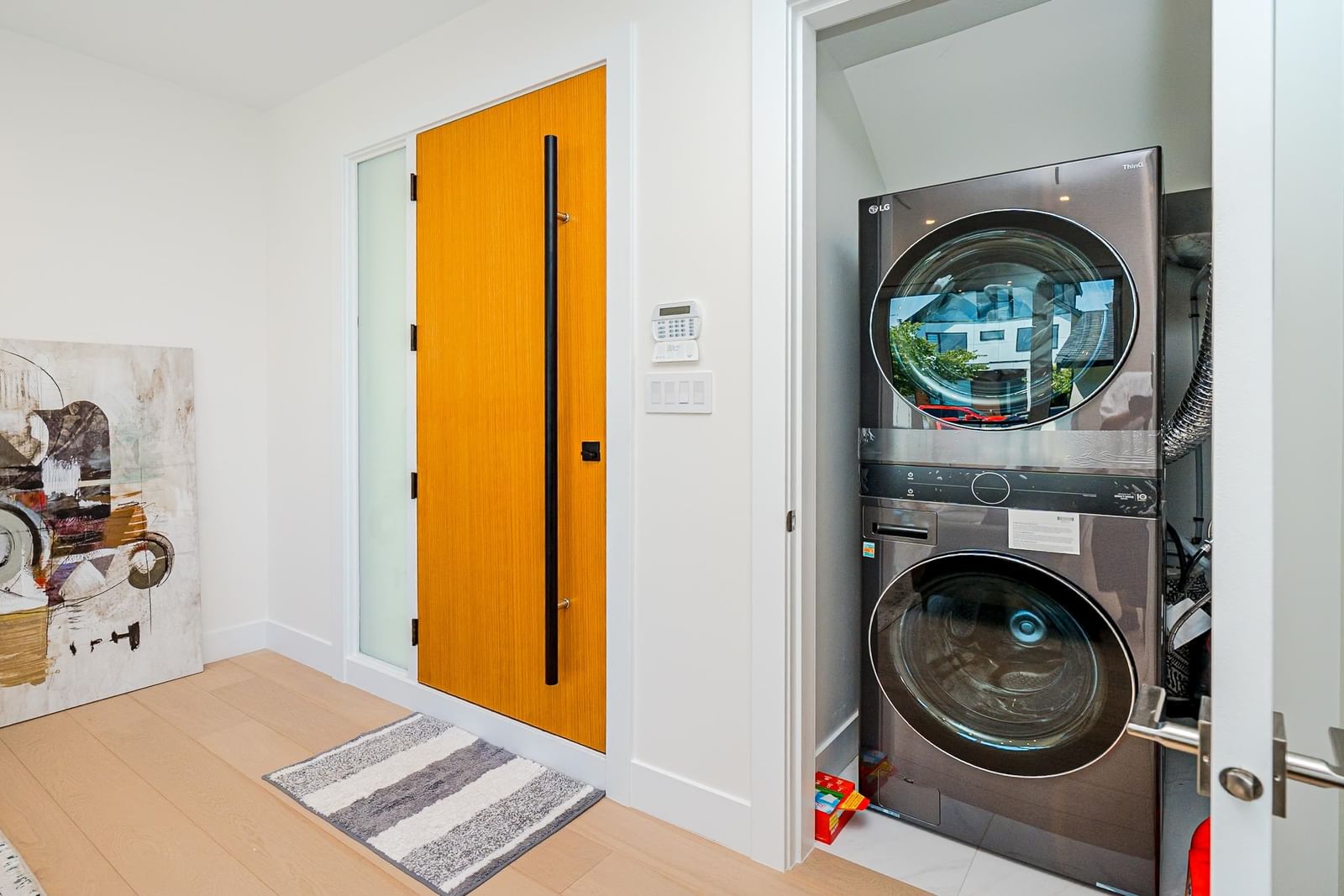Listing Image 11