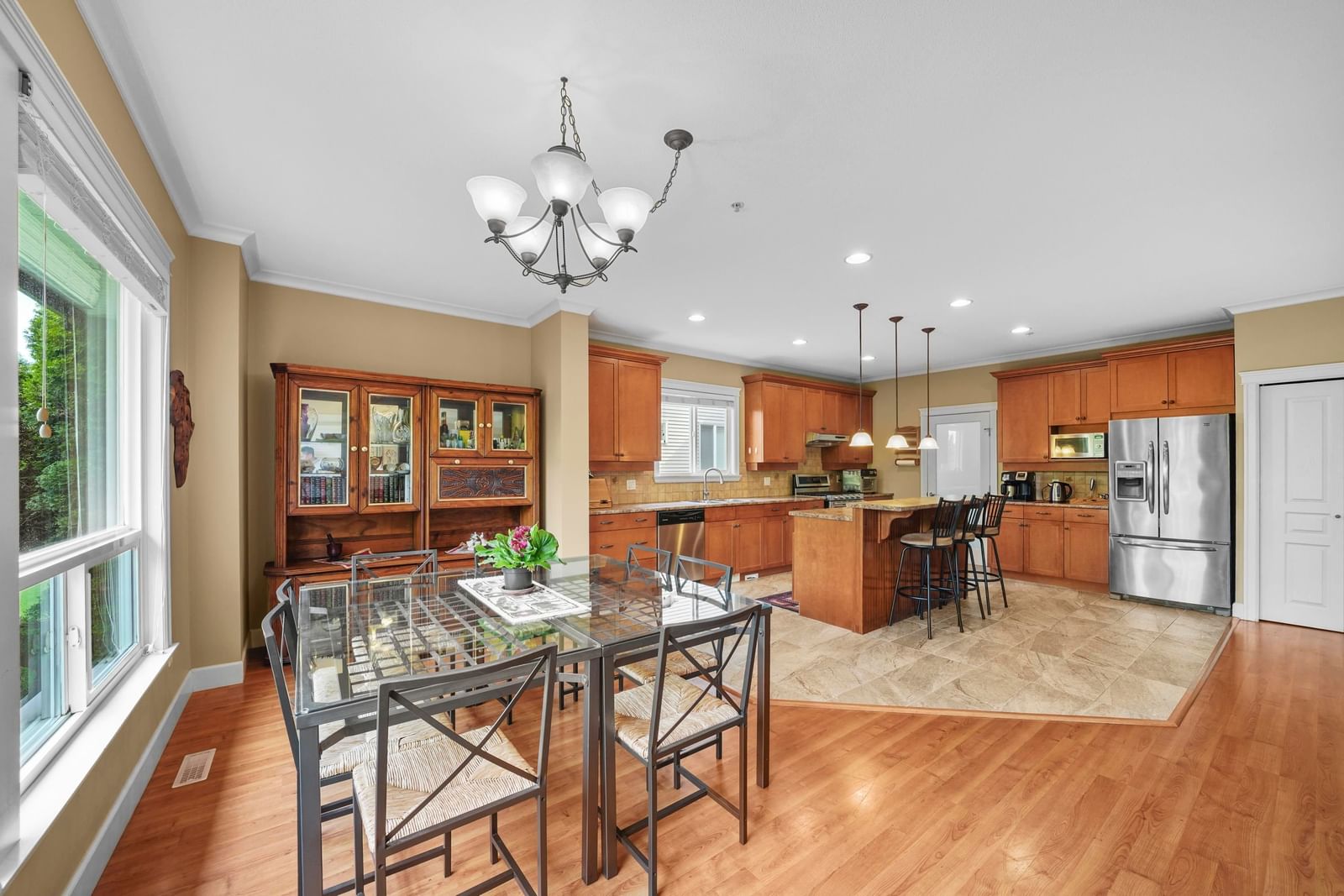 Listing Image 15