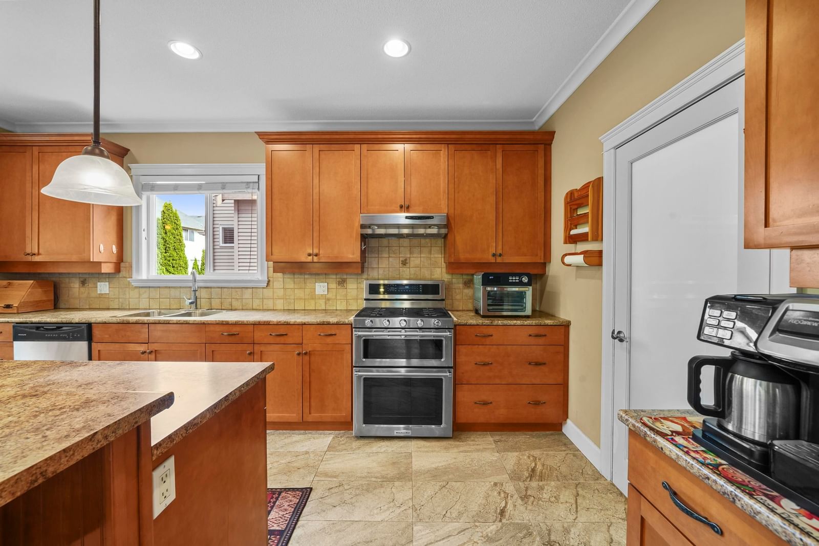 Listing Image 19