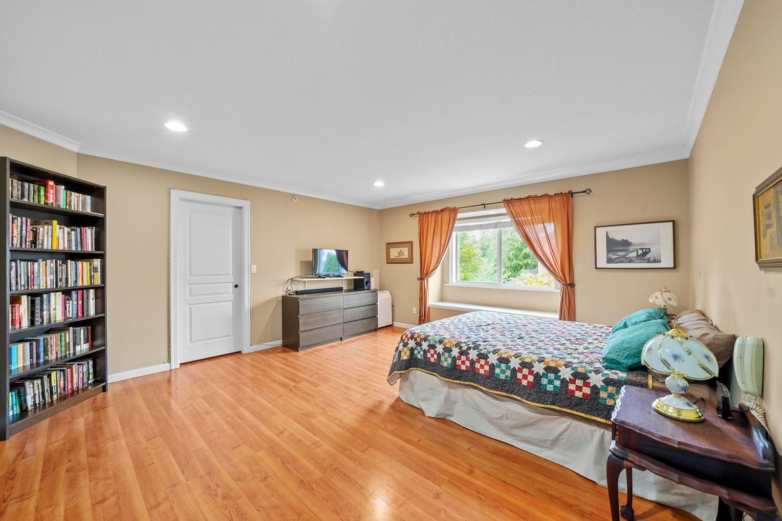 Listing Image 24