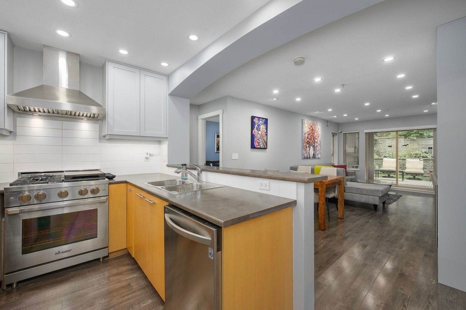 Listing Image 15