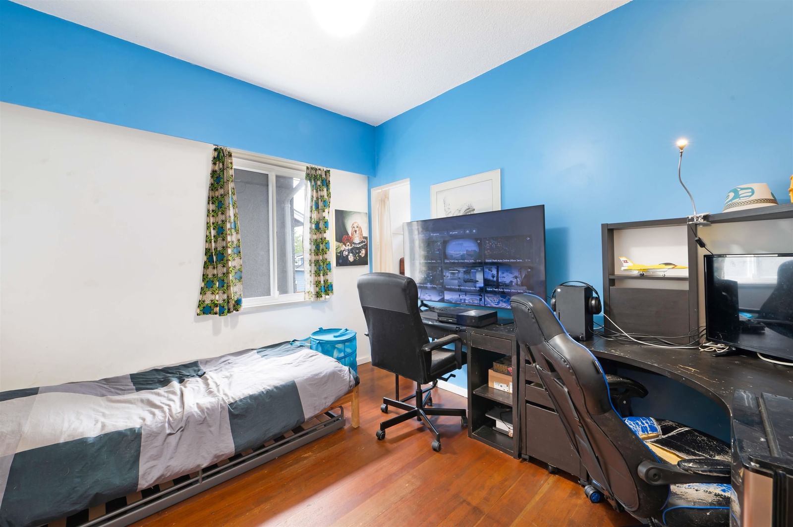 Listing Image 10
