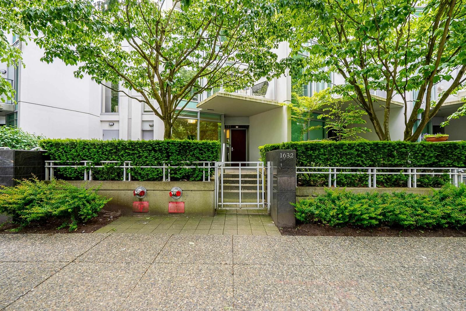 Listing Image 16