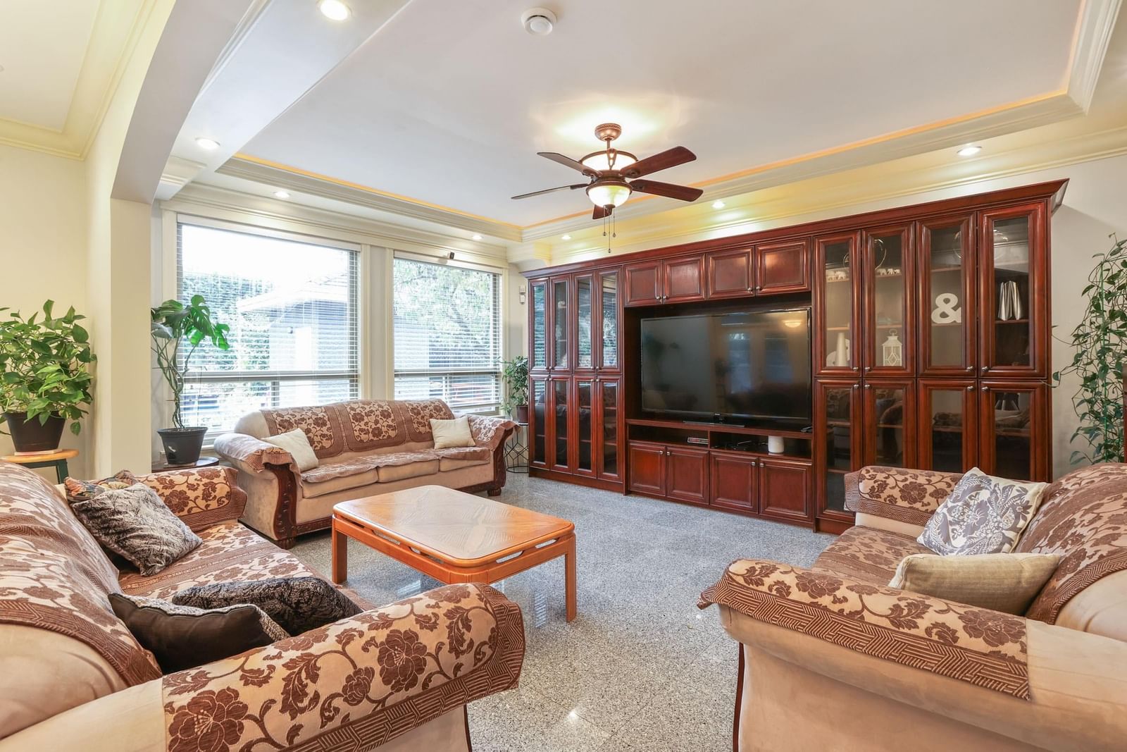 Listing Image 12