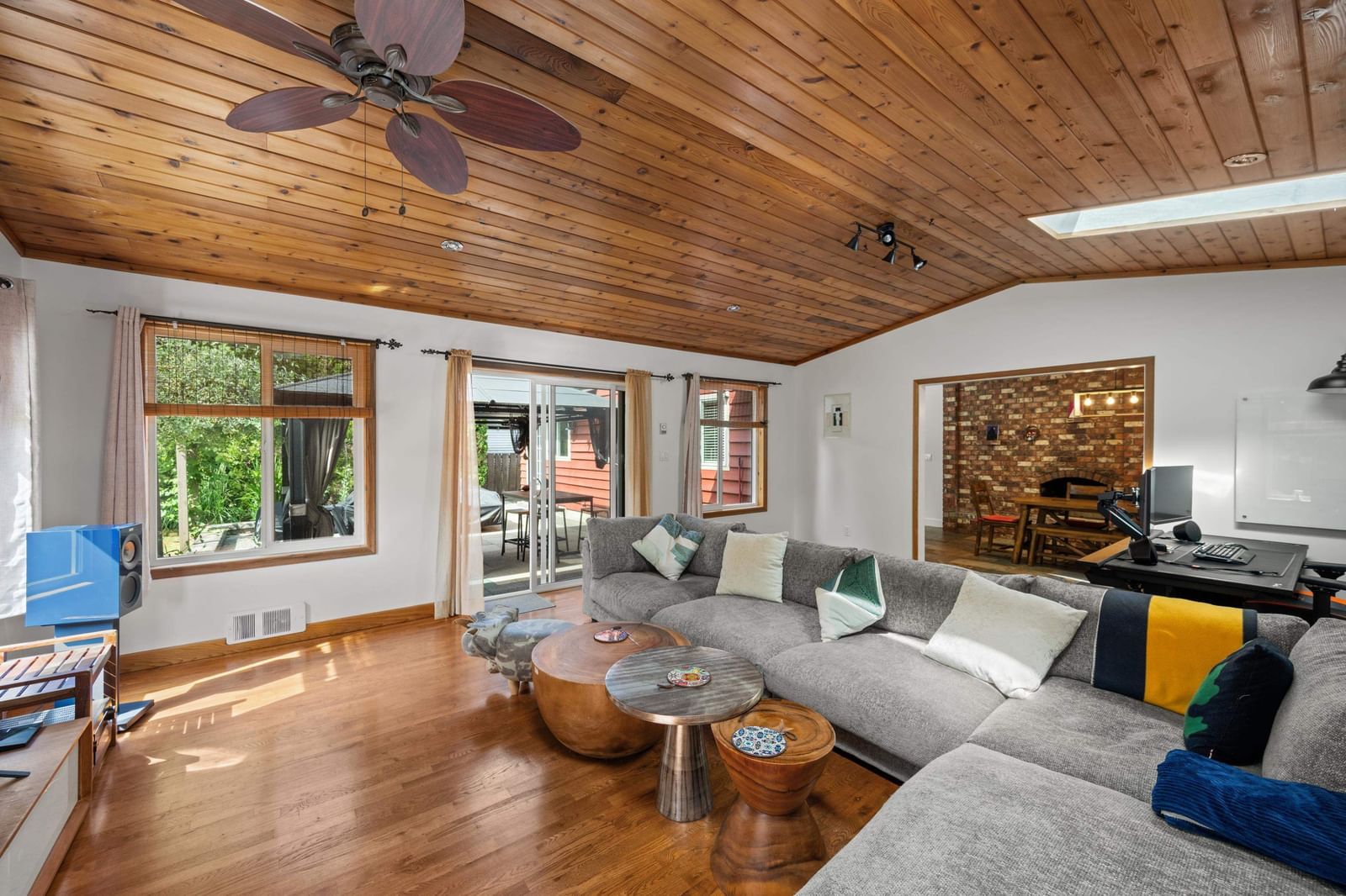 Listing Image 16