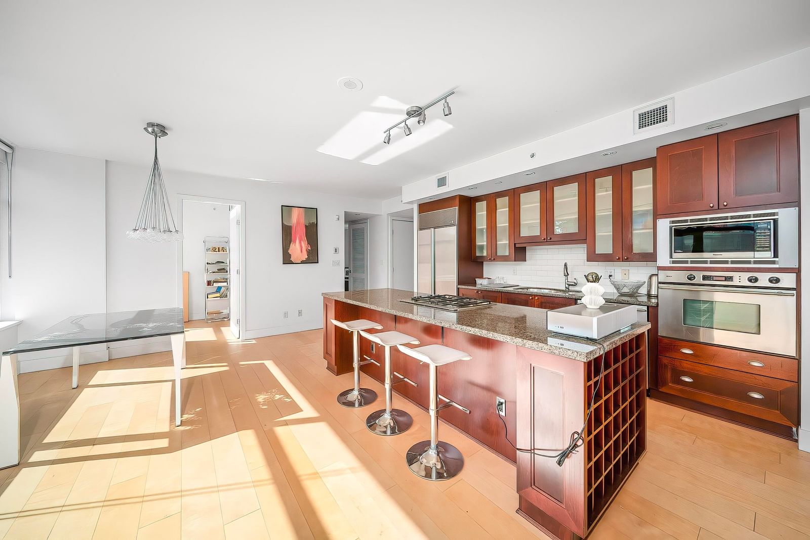 Listing Image 15