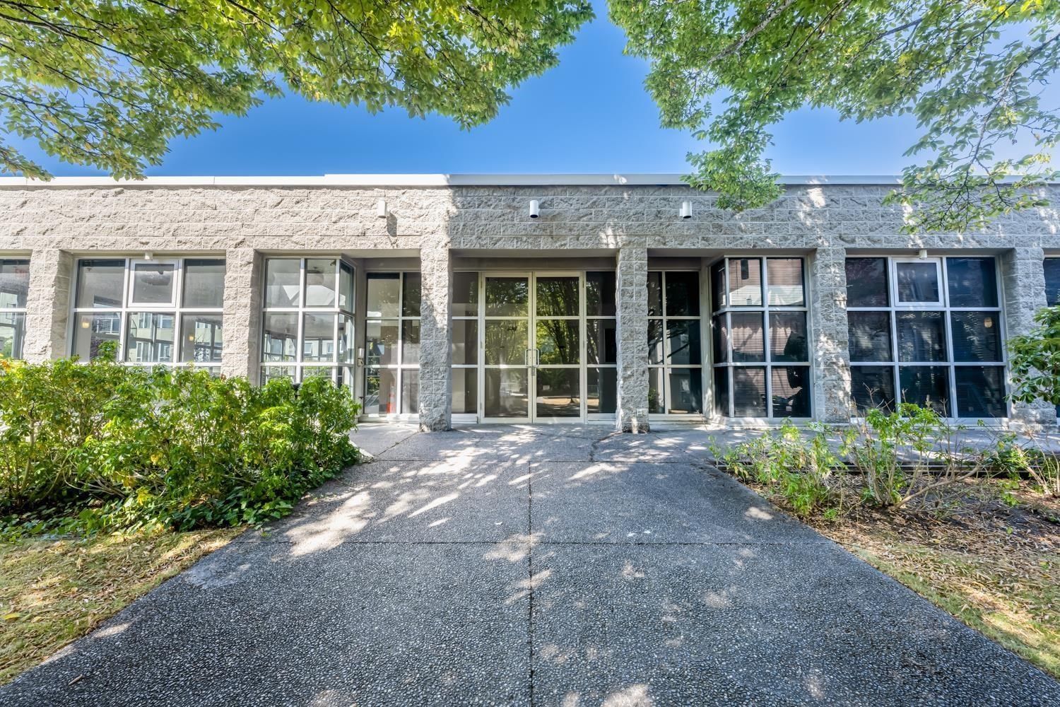 Listing Image 17