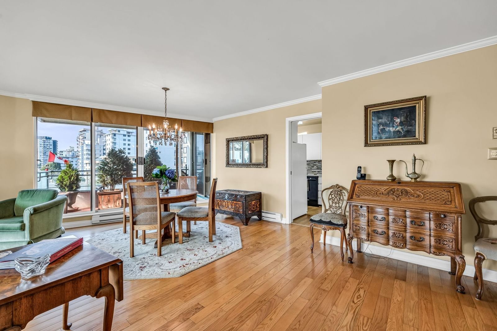 Listing Image 8
