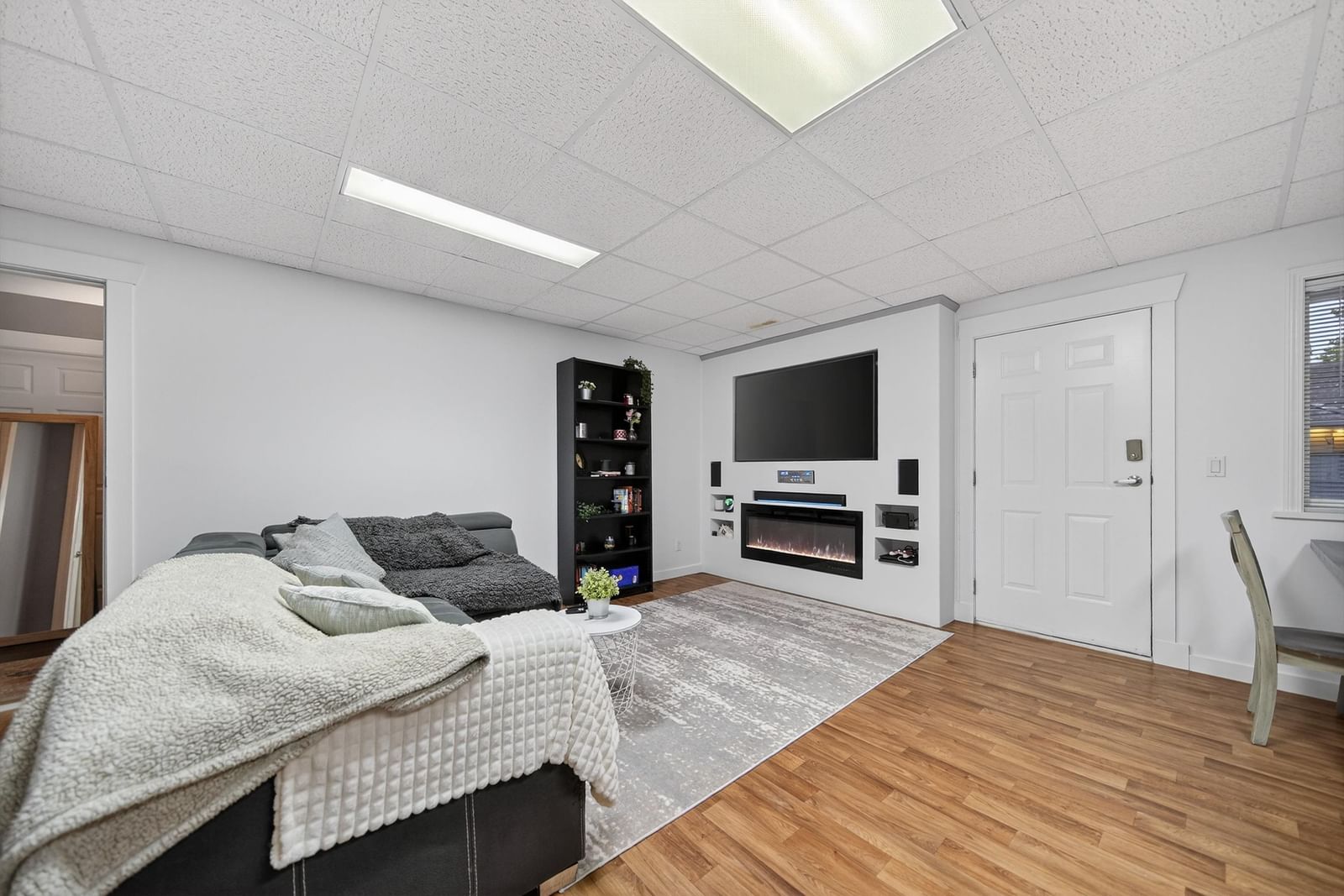 Listing Image 23